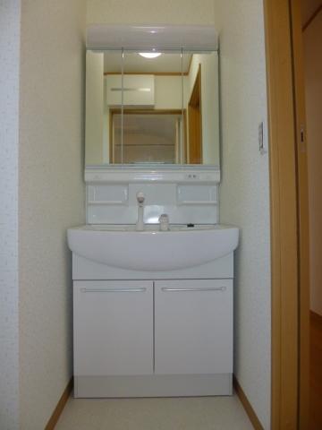 Wash basin, toilet