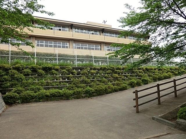 Primary school. Misugidai until elementary school 1120m