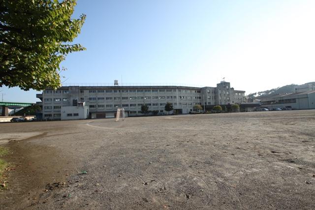 Junior high school. Hanno Municipal Kaji until junior high school 964m