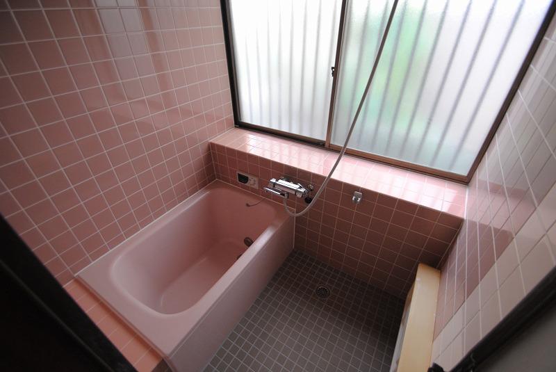 Bathroom. Indoor (11 May 2013) Shooting