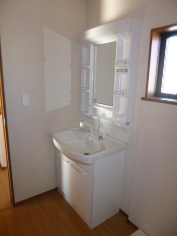 Wash basin, toilet