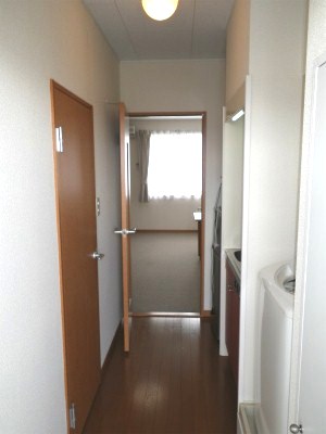 Other room space. Cleaning Easy corridor in flooring! 