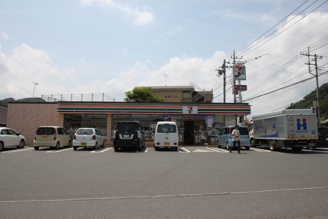 Convenience store. 1092m until the Seven-Eleven Hanno Nagata shop