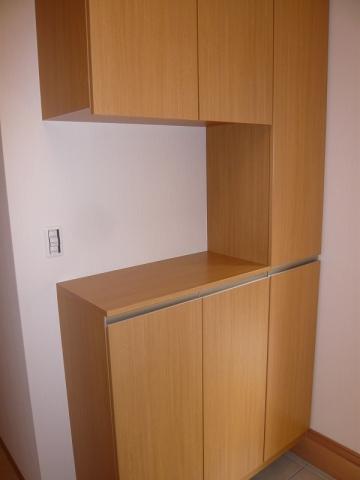 Entrance. Cupboard