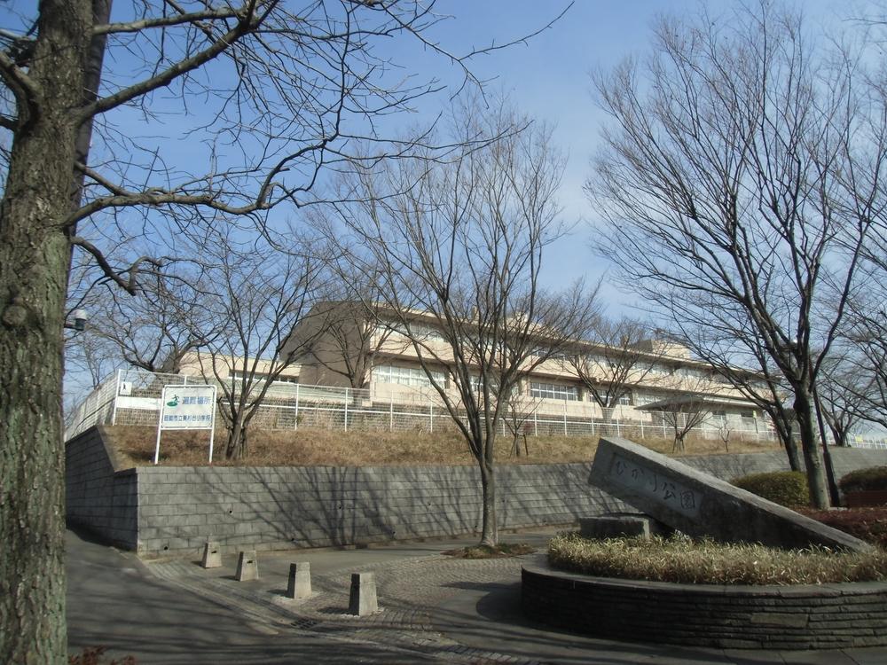 Primary school. Hanno Municipal Misugidai to elementary school 1266m