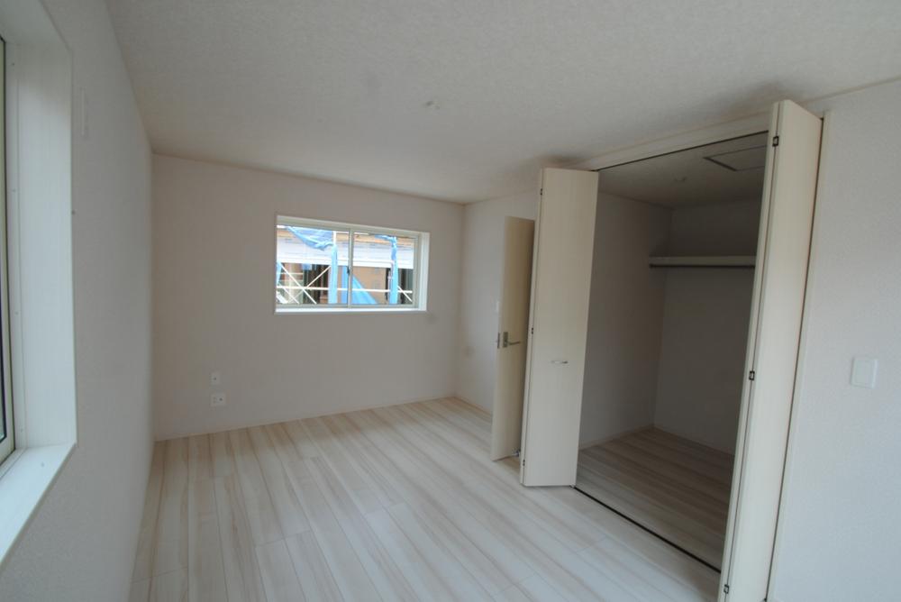 Same specifications photos (Other introspection). Same specifications