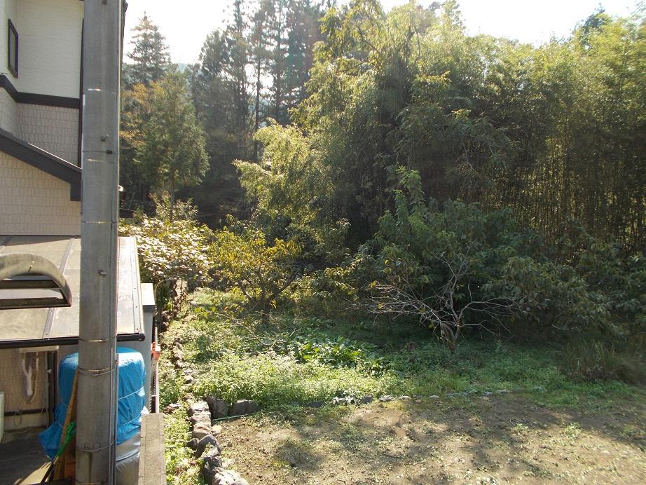 View photos from the dwelling unit. View from the site (October 2013) Shooting