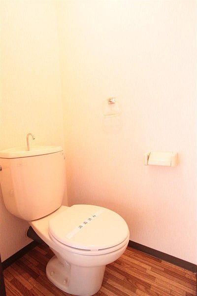 Toilet. For the room difference photo, It is actually a state of reversal.