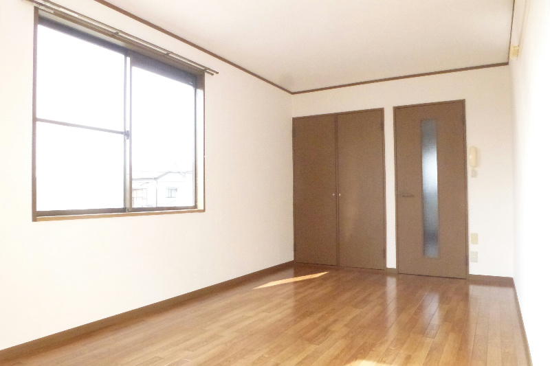 Other room space. Spread of Western-style Corner room