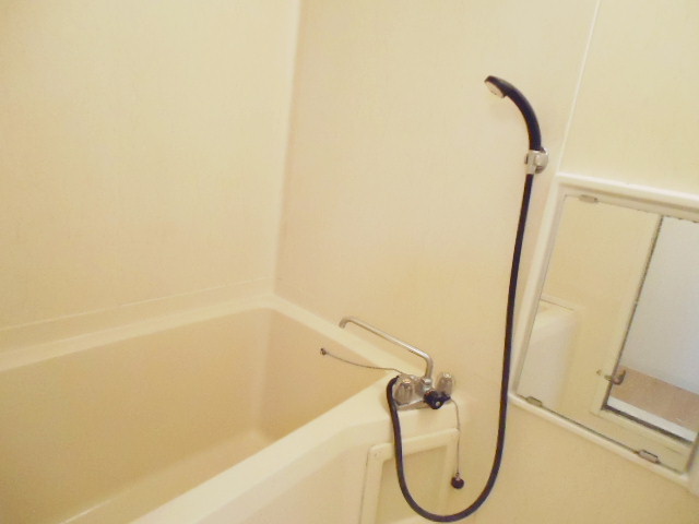 Bath. Kagami ・ With storage shelf