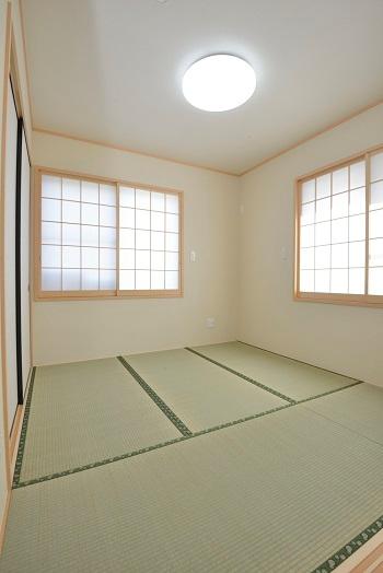 Non-living room. Guests can sit or lie down. Relaxation of Japanese-style room. Even as a playground for children. 