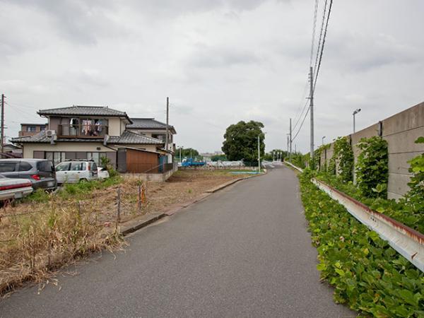 Local photos, including front road. 2013 / 09 / 11 shooting