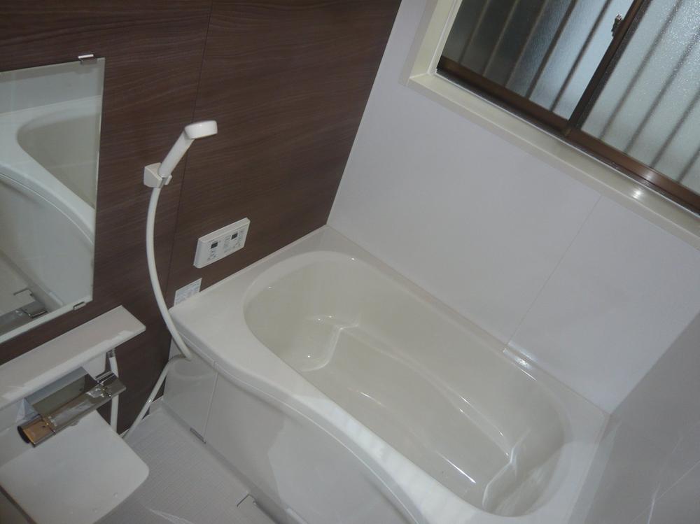 Bathroom. bath