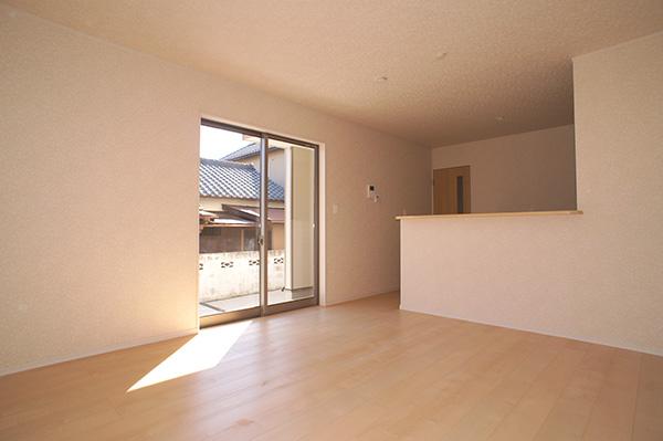 Living. Conversation of your family is lively, Open-minded LDK Indoor (11 May 2013) Shooting