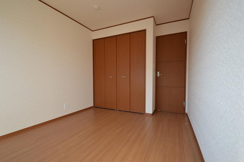 Non-living room. Indoor (12 May 2013) Shooting