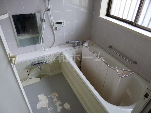 Bathroom. Indoor (11 May 2013) Shooting