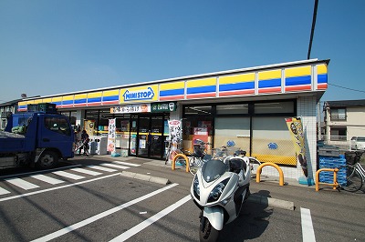 Convenience store. MINISTOP Hidaka High School before store up (convenience store) 590m