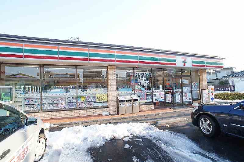 Convenience store. 1000m to Seven-Eleven (convenience store)