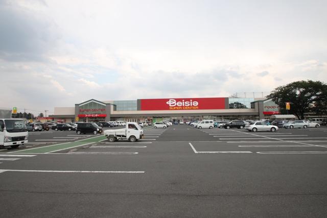Shopping centre. Beisia Mall Hidaka