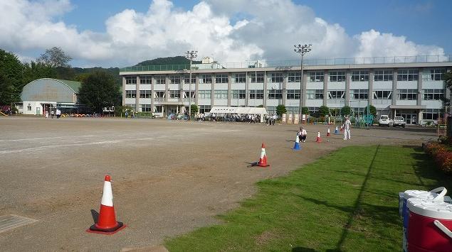 Primary school. 2322m to the Hidaka Municipal Komagawa Elementary School