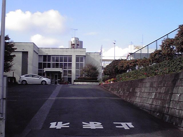 Government office. Up to about Hidaka city hall top branch office 830m, Located in Musashidai within the community center