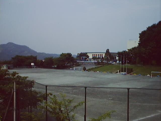 Primary school. Musashidai about 800m up to elementary school