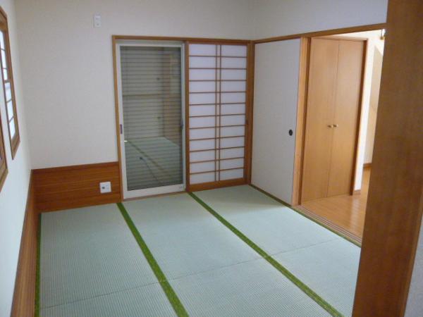 Non-living room. Guests can relax in the Japanese-style room