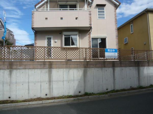 Local appearance photo. Sunny, There is also a garden