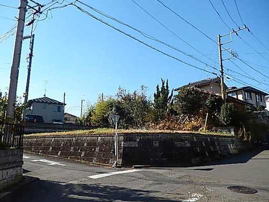 Local land photo. Southeast terraced, There is in the southeast corner lot, Hito ・ Daylighting ・ Ventilation are both good. 