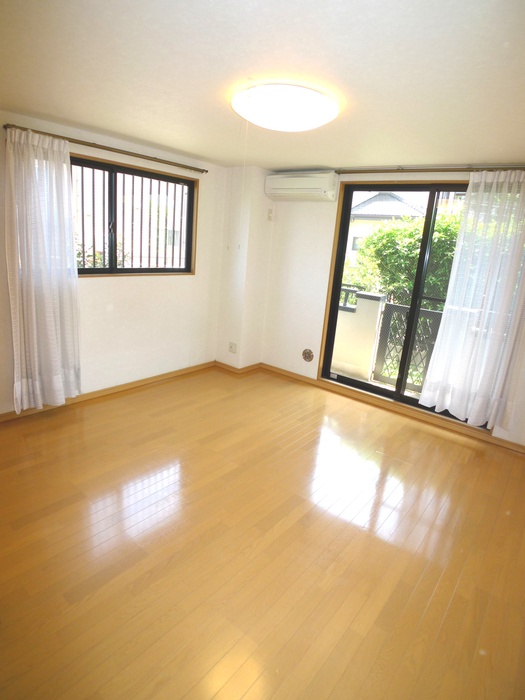 Living and room