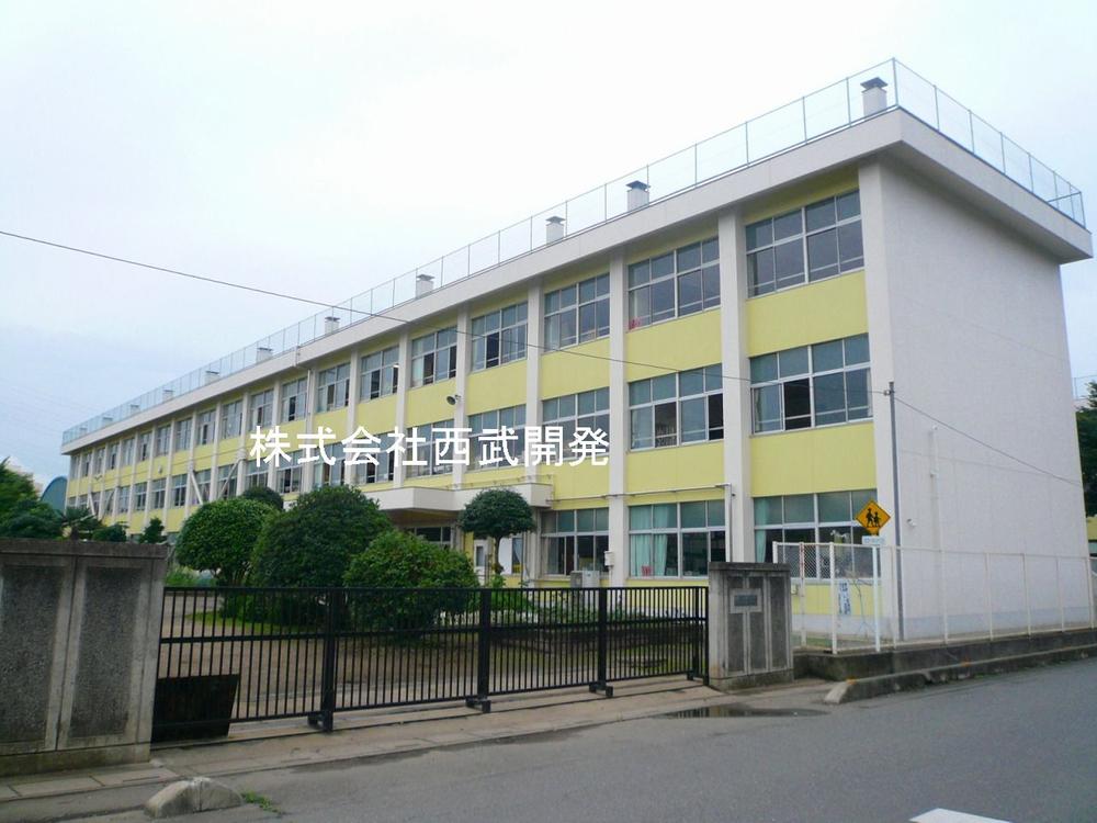 Primary school. 380m until Hidaka Municipal Takahagi Elementary School