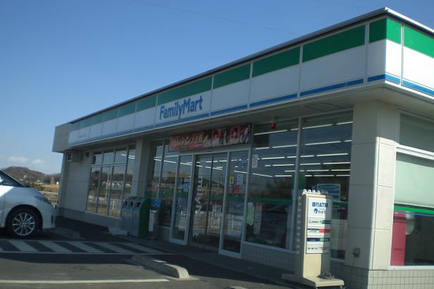 Convenience store. 224m to Family Mart (convenience store)