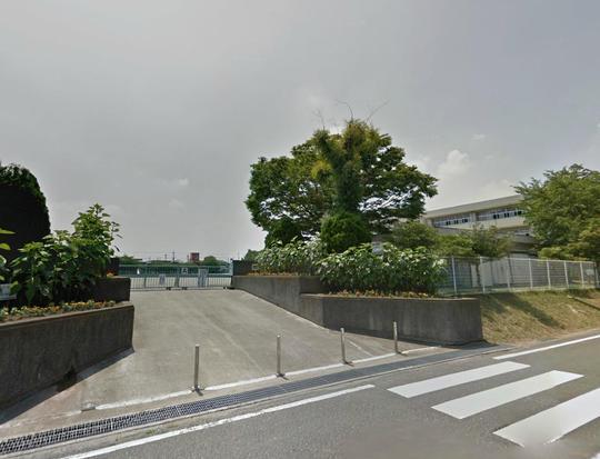 Primary school. Higashi-Matsuyama City 550m Higashimatsuyama Municipal Shinjuku elementary school to Shinjuku Elementary School 7 minutes walk (about 550m)