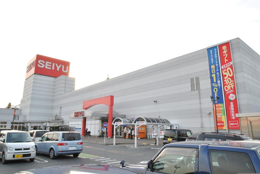 Shopping centre. Until Seiyu 520m