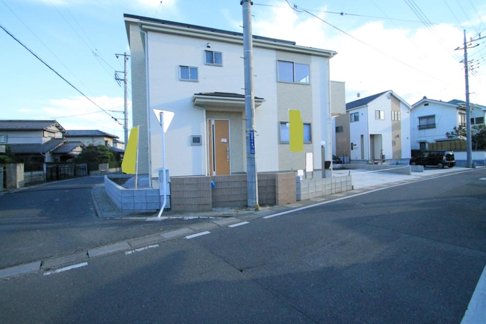 Local appearance photo. 1 Building appearance