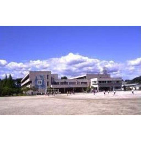 Primary school. 1687m to Higashimatsuyama Tatsuao bird Elementary School