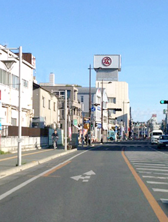 Shopping centre. MaruHiro department store Higashimatsuyama shop until the (shopping center) 40m