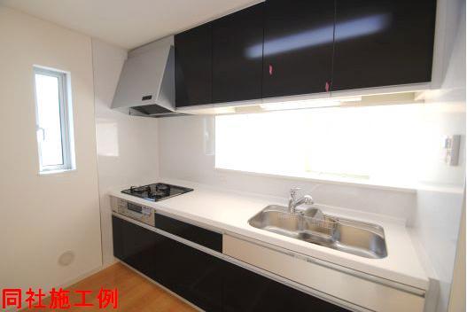 Same specifications photo (kitchen). Kitchen construction example of the construction company. 
