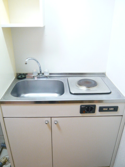 Kitchen. It is equipped with an electric stove 1-neck.