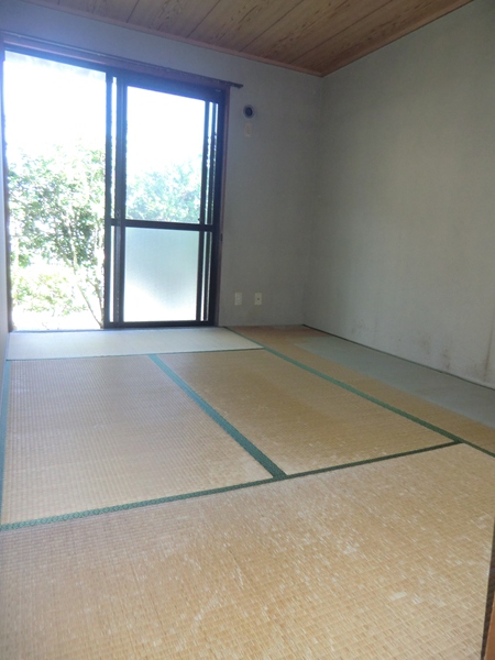 Other room space. 6-mat Japanese-style room