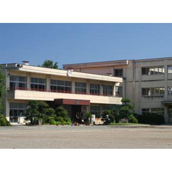 Primary school. 771m to Ranzan Municipal Sugaya Elementary School