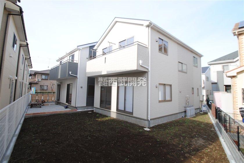 Local appearance photo. Local (12 May 2013) Shooting