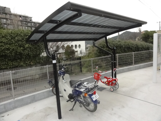 Other common areas. It is a roof with bicycle parking. 