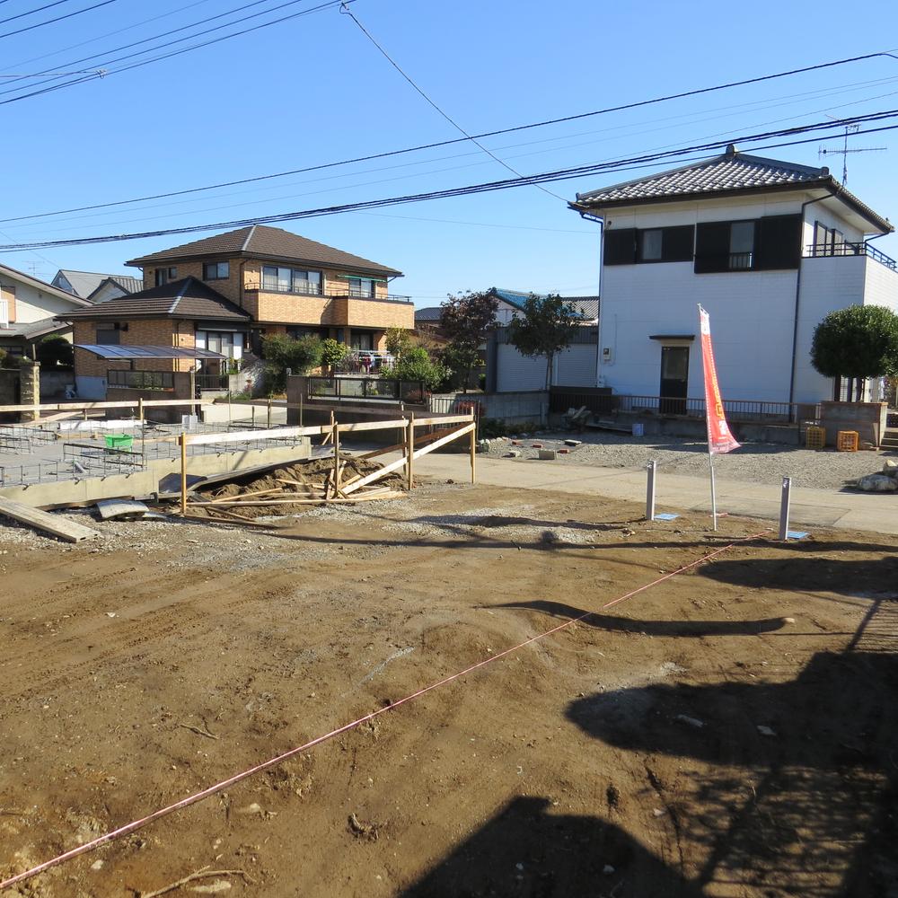 Local photos, including front road. This time of the two buildings is also of course the city gas because the popularity of this sewage and city gas are buried in the east contact road road ・ This sewage! I I'm looking forward to the completion of the friendly house in running costs