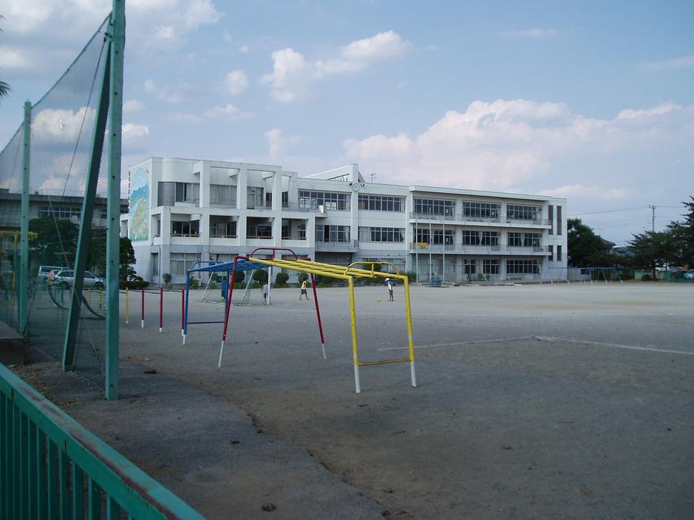 Primary school. 1558m to Honjo Municipal Honjo Minami Elementary School