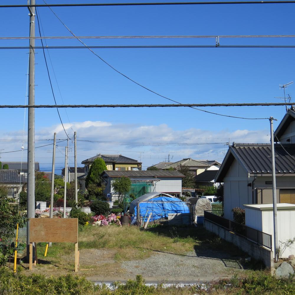 Local appearance photo. South front local photo