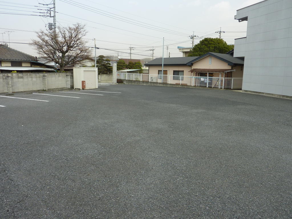 Parking lot. Site wide!
