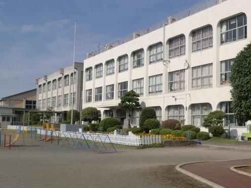 Primary school. Sayama until elementary school 435m