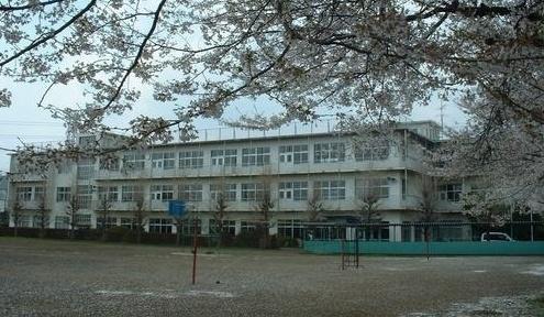 Junior high school. 925m to Musashi Junior High School