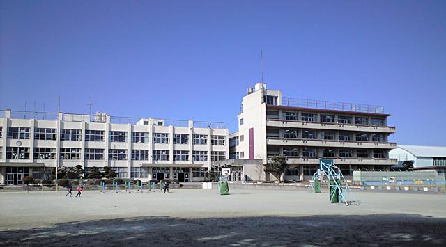 Primary school. 1300m to the east, Kaneko elementary school